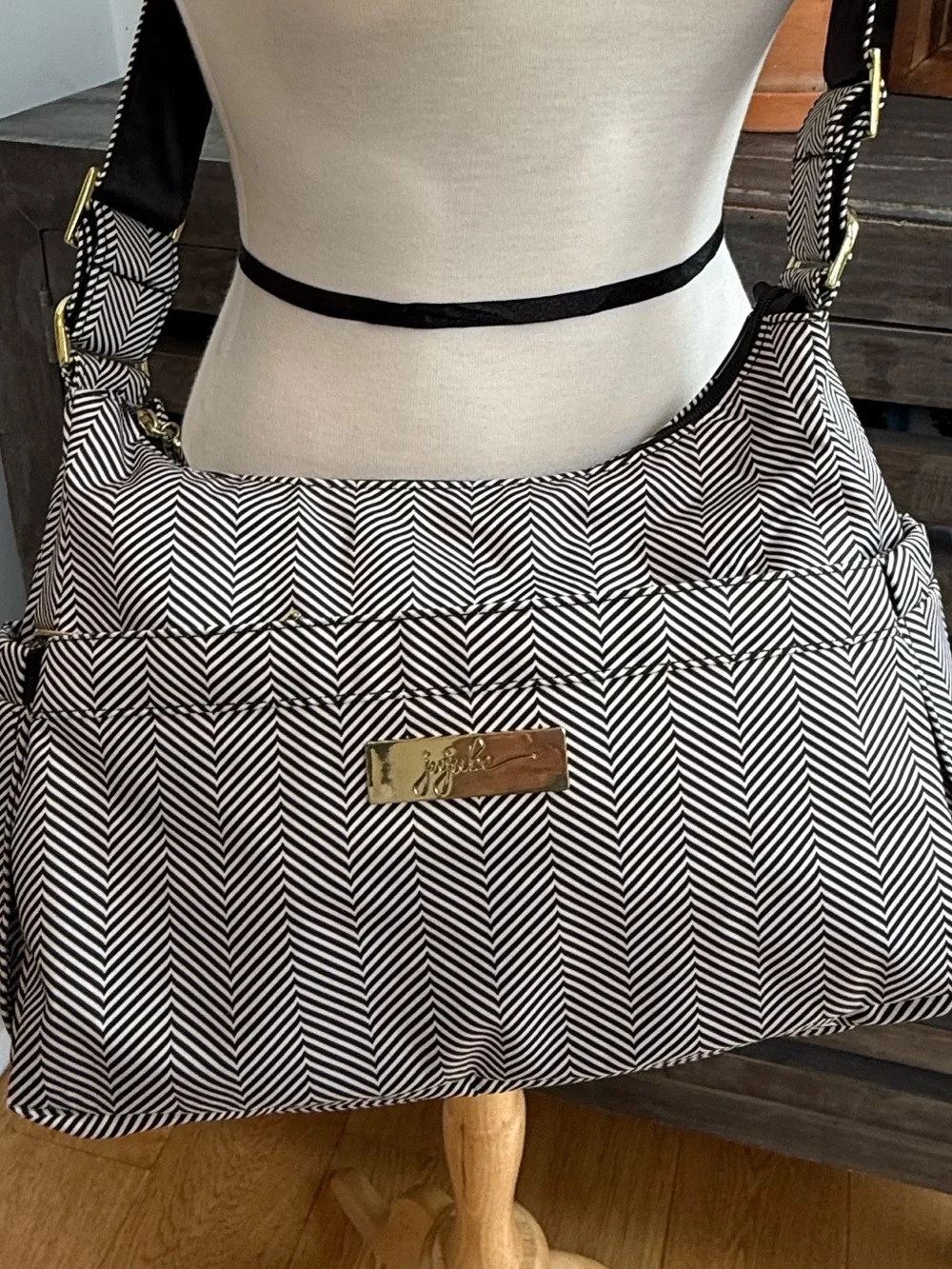 JuJuBe HoboBe Diaper Bag Onyx Black Magic Chevron Crossbody Shoulder Bag NWOT